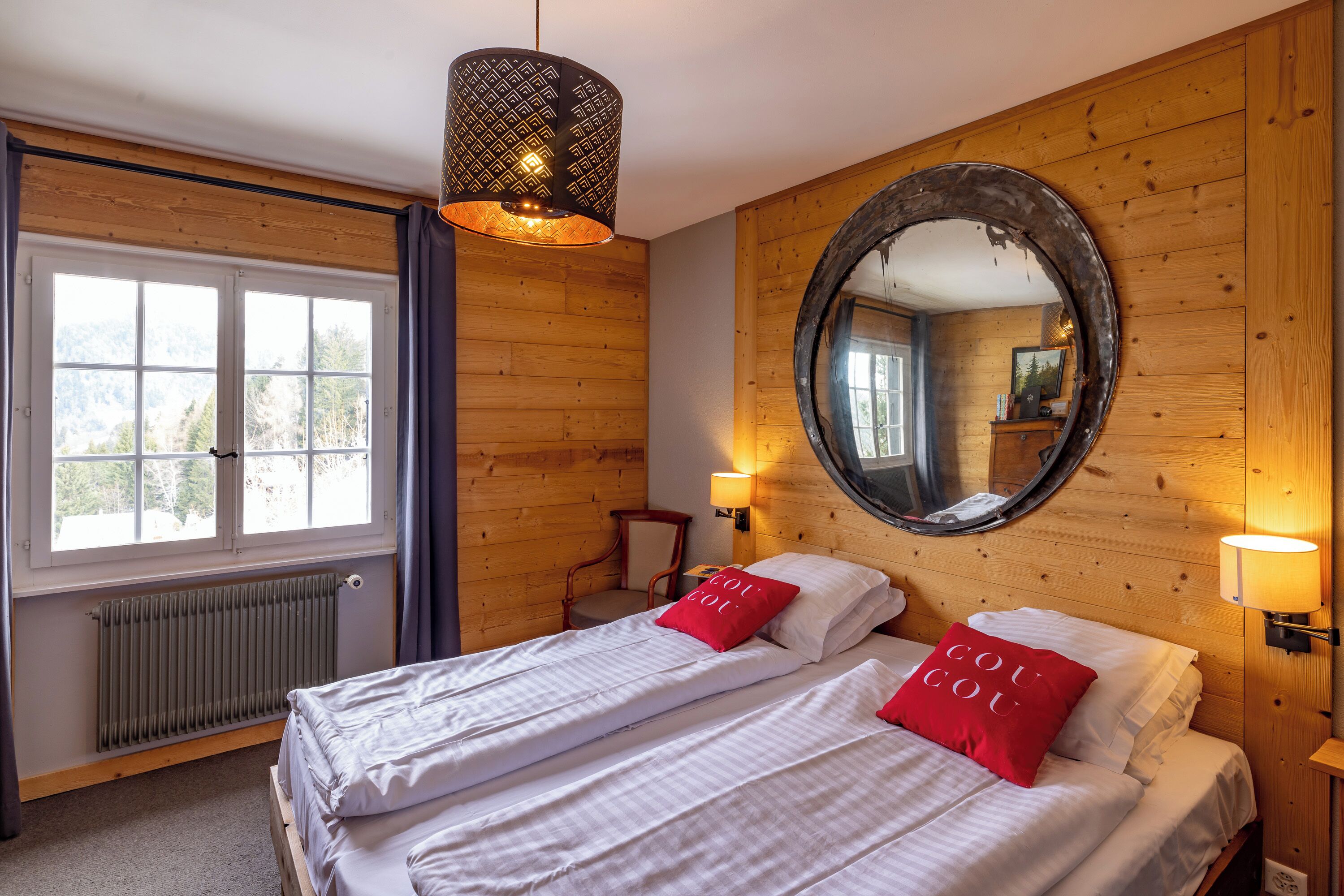 ห้องดับเบิล | ห้องพักตกแต่งอย่างมีเ อกลักษณ์, ตกแต่งพิเศษโดยเฉพาะ, โต๊ะทำงาน