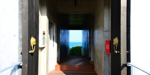 Entrada al alojamiento