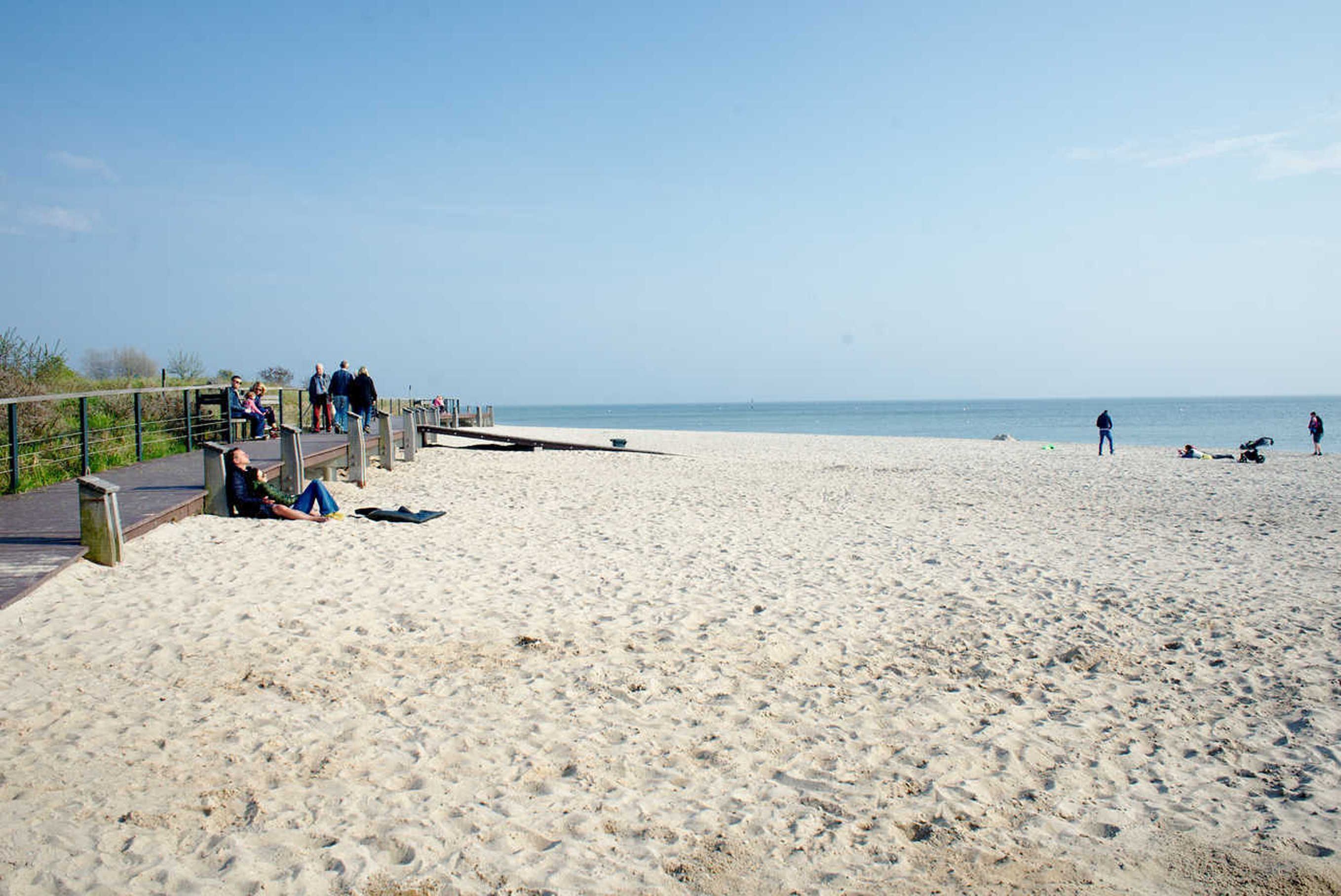 Una spiaggia nelle vicinanze