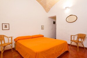 5 makuuhuonetta, silitysrauta/-lauta, ilmainen Wi-Fi, vuodevaatteet