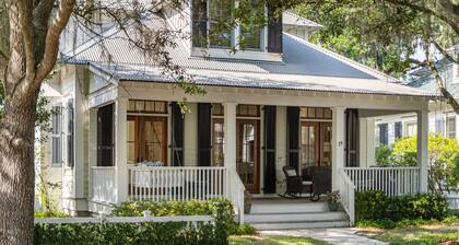 Updated Wilson Village 4 Bedroom Cottage Amenity access available