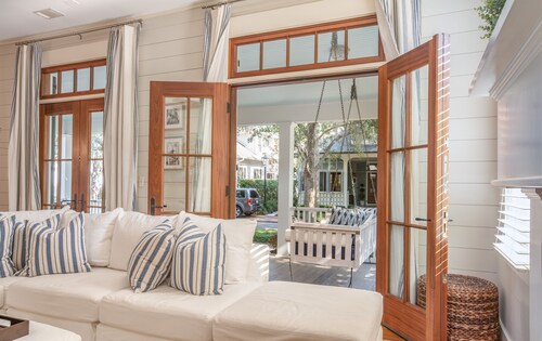 Updated Wilson Village 4 Bedroom Cottage  Amenity access available