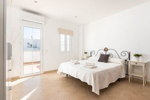 4 habitaciones, tabla de planchar con plancha y wifi gratis 