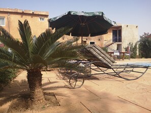 Terrace/patio - Studio 3 - Fully-equipped double room in Guesthouse (Ngaparou)