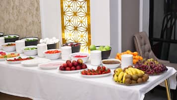 Free daily buffet breakfast
