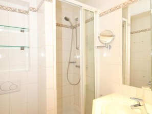 Unclassified image, 5 of 7, button