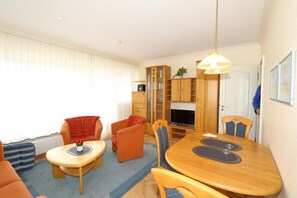 Unclassified image, 3 of 7, button