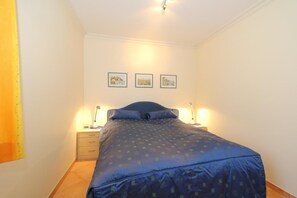 Unclassified image, 2 of 7, button