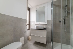Regadera y bidet 