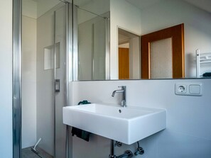 Een douche, een haardroger
