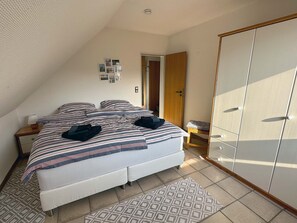 2 makuuhuonetta, vauvan matkasänky, Wi-Fi, pääsy pyörätuolilla