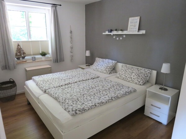 3 chambres, lit parapluie, Wi-Fi, draps fournis