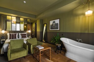 Egyptian cotton sheets, premium bedding, down duvets, minibar