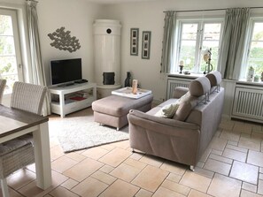 Unclassified image, 2 of 7, button