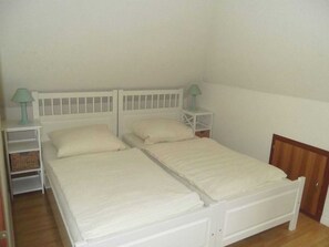 2 bedrooms, WiFi, bed sheets