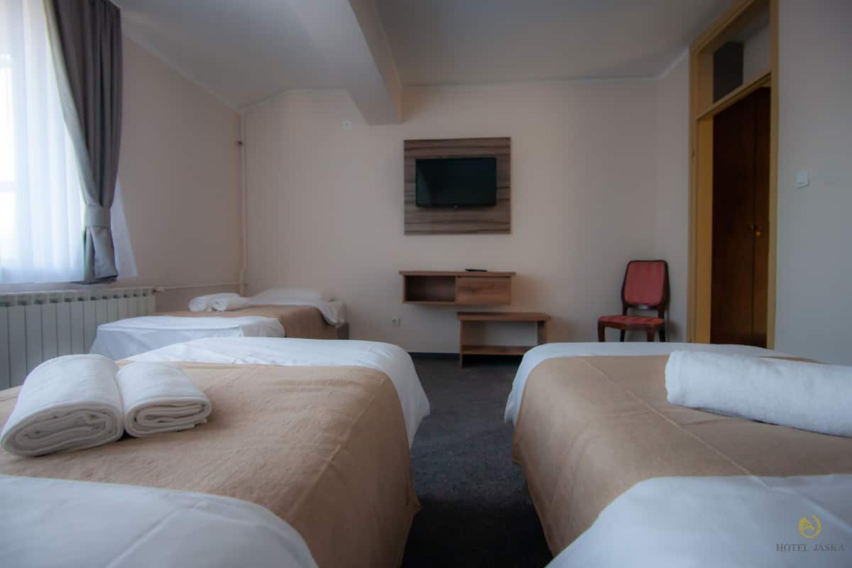 Chambre triple | Accès au Wi-Fi (inclus), literie fournie