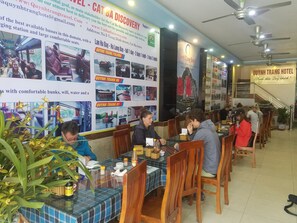 Desayuno continental gratuito y diario