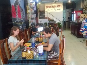Desayuno continental incluido todos los días 