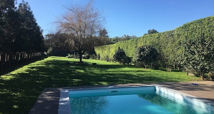 Espace rural avec piscine