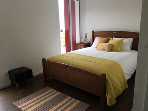 2 bedrooms, iron/ironing board, travel crib, free WiFi