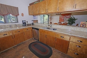 Private kitchen - 3407 Pine Hill 2 Bedroom Home by RedAwning (South Lake Tahoe)