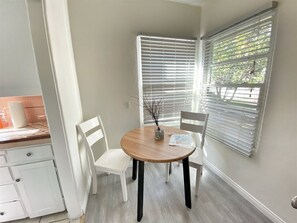 Condo (2055/A) | Private kitchen