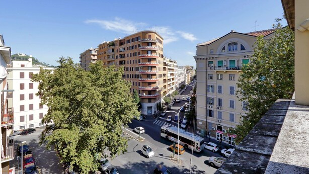 Unclassified image, 1 of 26, button - Triumph Apartment (Rome)