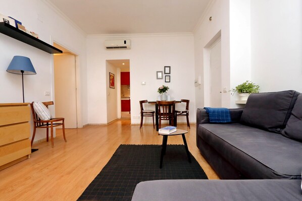 Apartment, 1 Bedroom | Living area