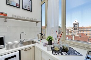 Private kitchen - Repubblica Apartments (Rome)