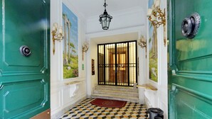 Unclassified image, 3 of 61, button - Repubblica Apartments (Rome)