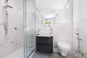 Apartment, 2 Schlafzimmer | Badezimmer | Dusche, Regendusche, Haartrockner, Bidet