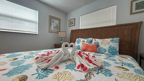 2 bedrooms, iron/ironing board, free WiFi, bed sheets - R & K's Marathon Paradise 2/2 Duplex w/35` Dock & Cabana Club Included (Marathon)