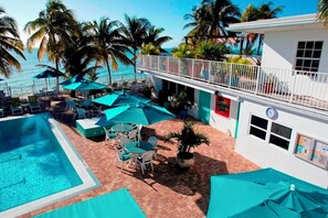 حمّام سباحة خارجي