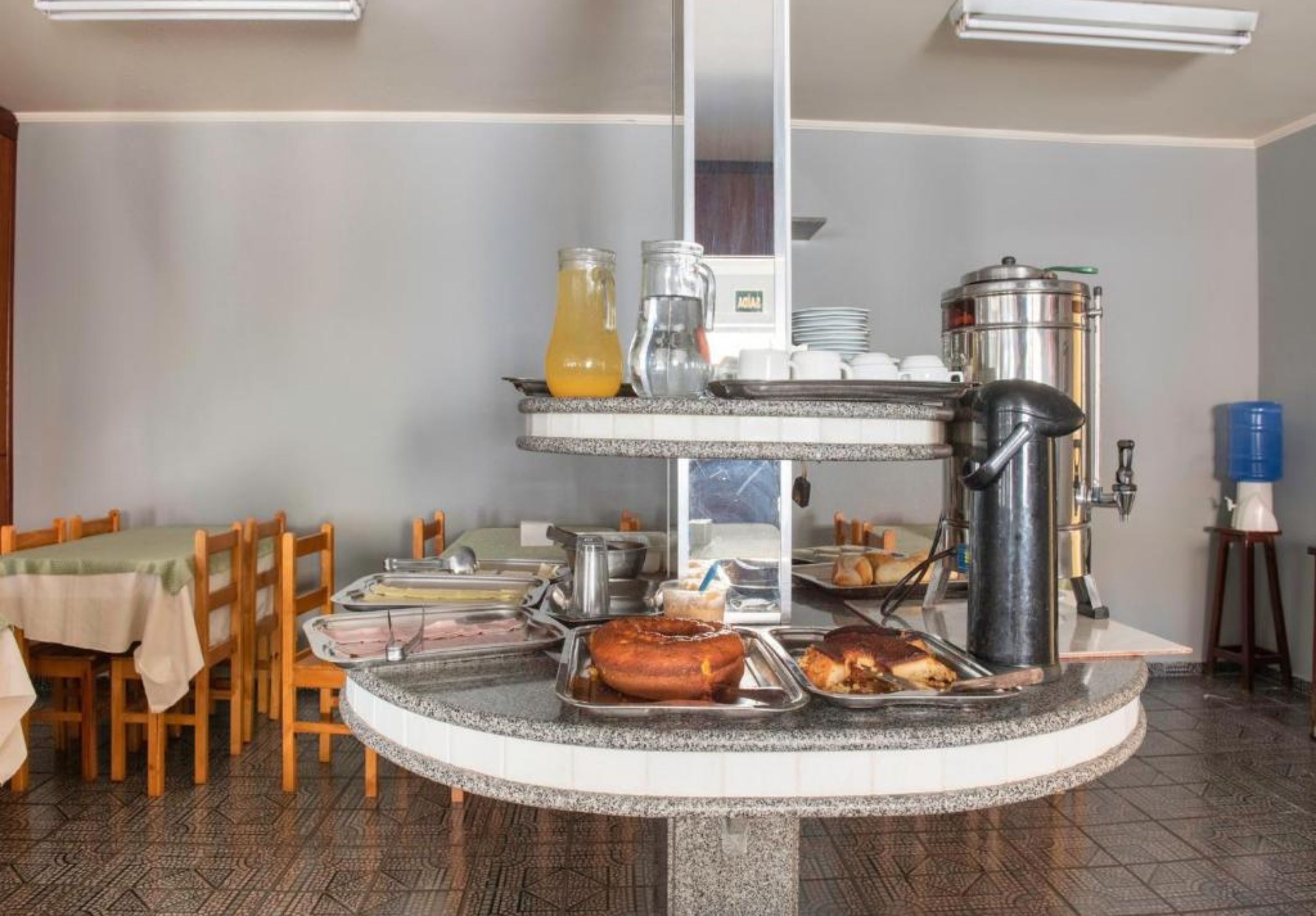 Esmorzar diari d'estil bufet gratuït 