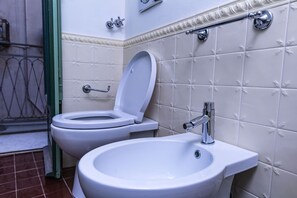Apartment, 1 Schlafzimmer | Badezimmer | Dusche, Haartrockner, Bidet, Handtücher