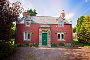 Exterior - The Head Gardener's Cottage Dunbar including hot tub (Dunbar)