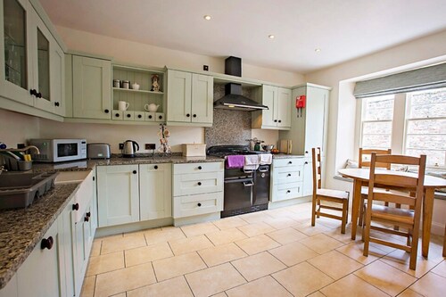 The Head Gardener's Cottage Dunbar including hot tub