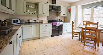 The Head Gardener's Cottage Dunbar including hot tub