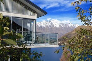 Pool - 52a Preston Heights Apartment (Queenstown)
