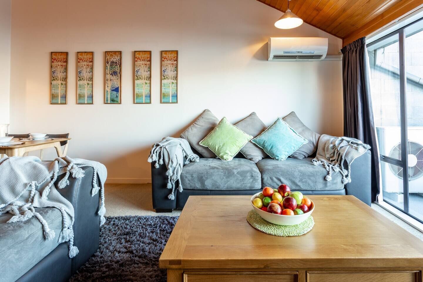 TV, Netflix, streaming services