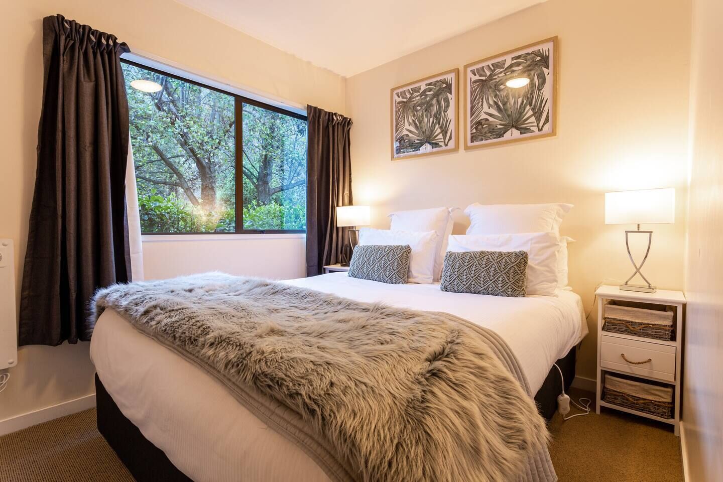 2 bedrooms, iron/ironing board, free cots/infant beds, free WiFi