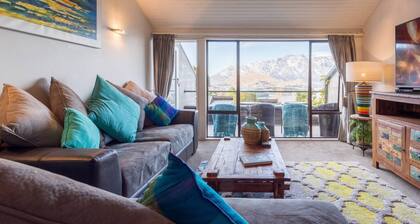 Distinctive Adjacent Two Lake View Townhouses