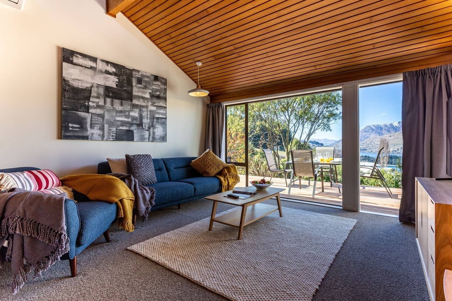 Villa (2 Bedrooms) | Living room