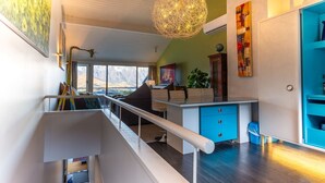 Room - Spacious Lake View Townhouse Alpine Walk TO Town (Queenstown)