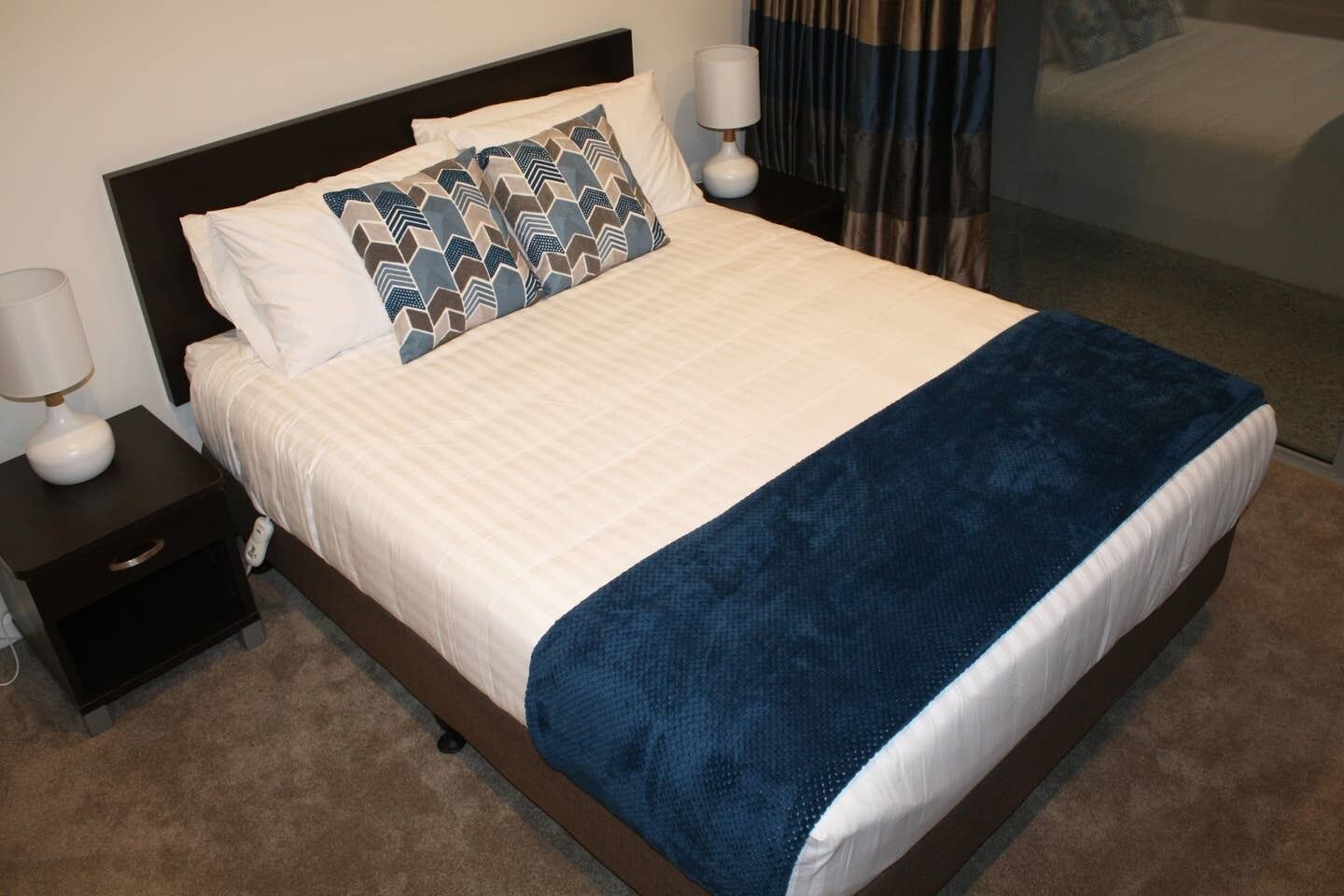 5 kamar tidur, setrika/meja setrika, Wi-Fi, dan seprai linen