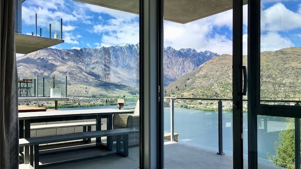 Unclassified image, 1 of 35, button - Lake View Apartment Queenstown Hill (Queenstown)