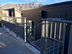 Balcony - Lake View Apartment Queenstown Hill (Queenstown)