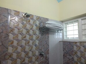 Junior Cottage | Bathroom shower - Rainforest Kanthalloor (Devikolam)