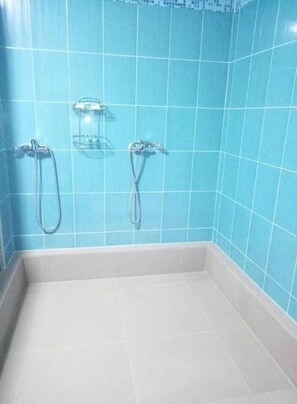 Apartment, Sauna | Bathroom amenities | Shower, rainfall showerhead, free toiletries, hair dryer