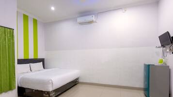 尊榮客房 | 客房內保險箱、書桌、免費無線上網、床單